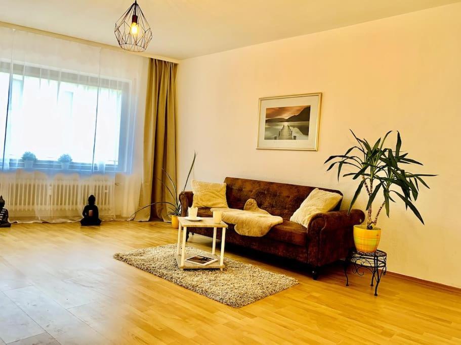 Schone, Gut Ausgestattete Wohnung Fur 1 Bis 4 Personen - Zentral Gelegen バート・エムス エクステリア 写真
